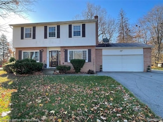 5021 Forest Side Dr, Flint, MI 48532