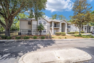 3705 SW 27th St Unit 221, Gainesville, FL 32608