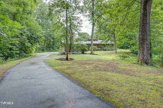 115 Shadyrest Dr, Gray, TN 37615