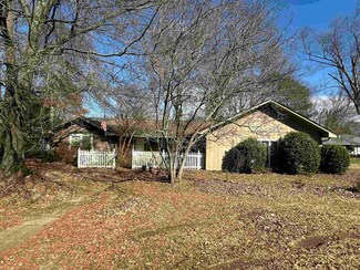 8701 Lathbury Place N, Cordova, TN 38016