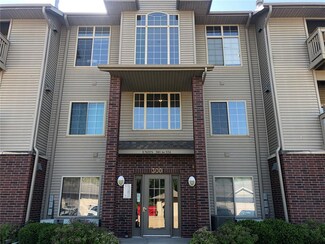 250 Cimarron Dr Unit 310, Hiawatha, IA 52233