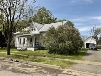 11 Moss St, New Berlin, NY 13411