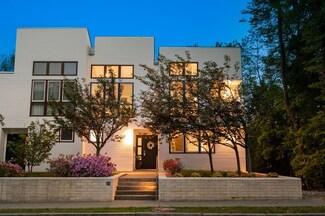 1192 Beacon St Unit b, Newton Highlands, MA 02461
