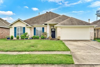 2839 Meadowbrook Ln, Port Neches, TX 77651