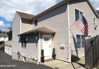 68 Pemberwick Rd Unit 1, Greenwich, CT 06831