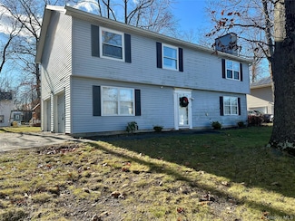 18 Hawkins St, Poughkeepsie, NY 12601