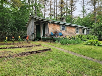 18 Emmons Rd, Livermore, ME 04253