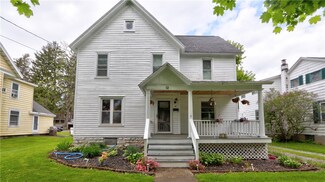 12 W Elizabeth St, Waterloo, NY 13165