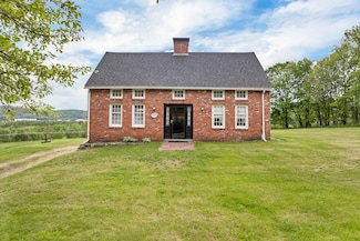 631 Oak Hill Rd, Northfield, NH 03276