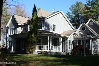 1838 S Old Post Rd, Castleton On Hudson, NY 12033