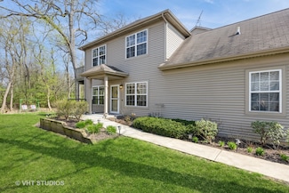 2831 Granite Ct, Crystal Lake, IL 60012