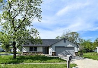199 Fountain Lake Dr S, Shelbyville, IN 46176