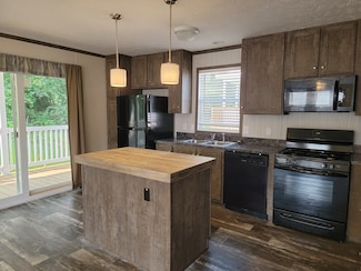 146 Apollo Ave Unit 146, Flushing, MI 48433