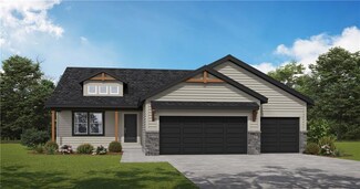 413 Woodview Dr, Raymore, MO 64083