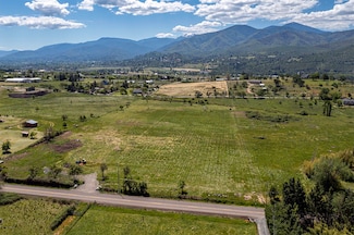 184 E Valley View Rd, Ashland, OR 97520