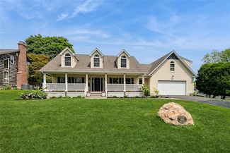 800 Ruth Rd, Mattituck, NY 11952