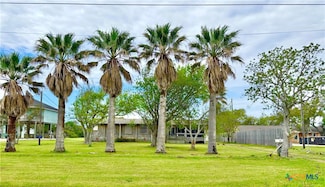 503 N 16th St, Port O Connor, TX 77982