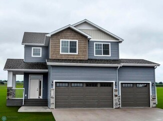 5838 Ellis Dr W, West Fargo, ND 58078