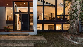 1125 Elmwood Dr, Ann Arbor, MI 48104