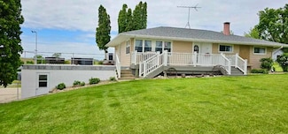 2549 S Ave, Williamsburg, IA 52361