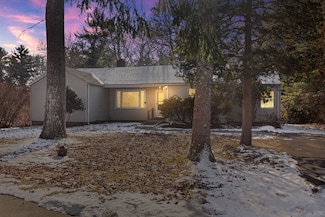 4 Gault Rd, West Wareham, MA 02576