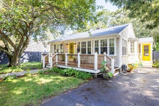146 Edgartown Rd, Vineyard Haven, MA 02568