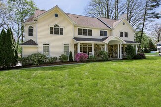 200 Palmer Hill Rd, Old Greenwich, CT 06870