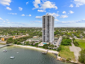 5600 N Flagler 402 Dr Unit 402, West Palm Beach, FL 33407