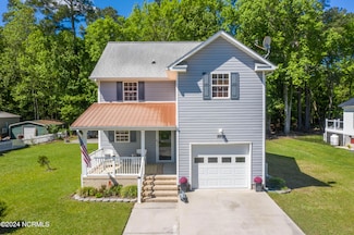 2200 Waccamaw Shores Rd, Lake Waccamaw, NC 28450