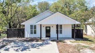 225 A St SW, Ardmore, OK 73401