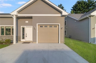 49 W Valley Cir, West Warwick, RI 02893