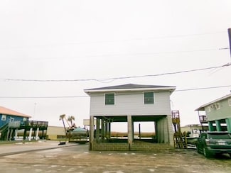 567 Martin Ln, Port Sulphur, LA 70083