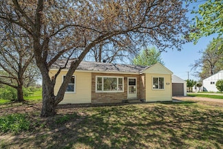 140 Carol Ln, Saint Paul, MN 55118