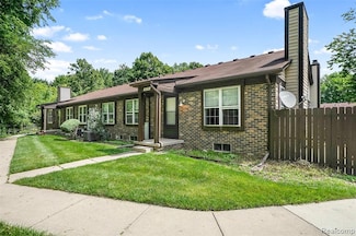 35332 Bristlecone Unit 68, Clinton Township, MI 48035