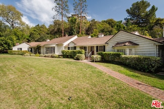 1126 Coldwater Canyon Dr, Beverly Hills, CA 90210