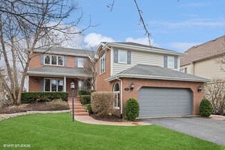 345 Ridge Ave, Clarendon Hills, IL 60514