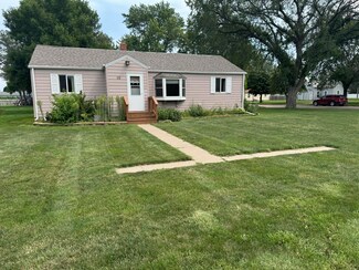 10 Mellette Ave NW, Huron, SD 57350