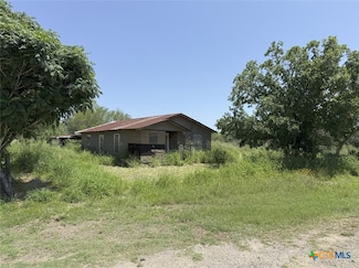 2170 E Fannin St, Goliad, TX 77963