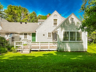 3 Curtis Ave, Camden, ME 04843