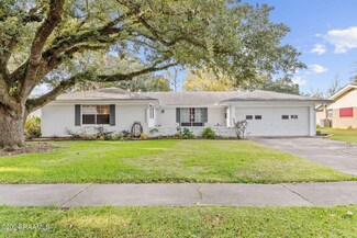 306 Elmwood Dr, Lafayette, LA 70503