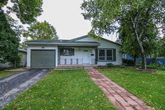 6037 Birch Hill Dr, Madison, WI 53711