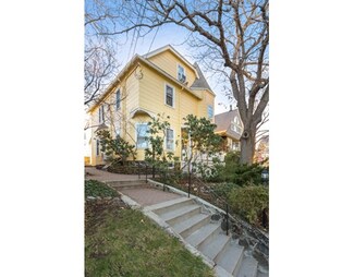 5 N High St, Melrose, MA 02176