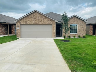 305 Crescent Park Dr, Jarrell, TX 76537