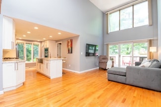 10 Grove Square, Randolph, MA 02368