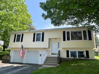 13 Bartlett St, Allenstown, NH 03275