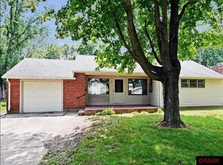 117 Central St, Le Sueur, MN 56058