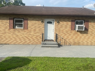 35 Houghton St, Waterbury, CT 06704