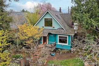 5716 17th Ave NE, Seattle, WA 98105