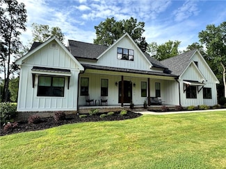 112 3 Oaks Dr SE, Calhoun, GA 30701