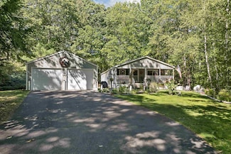 3 Santis Way, Wolfeboro, NH 03894